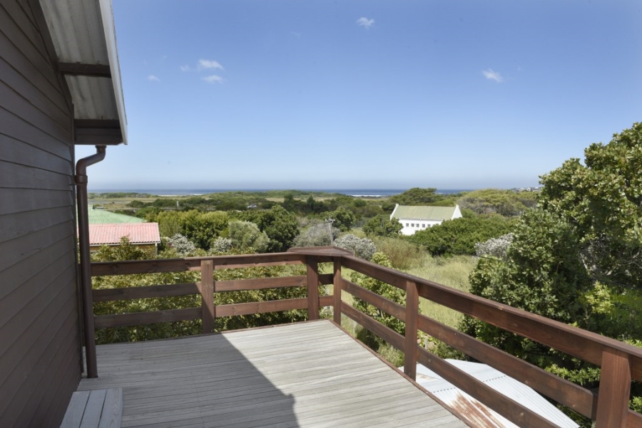 4 Bedroom Property for Sale in Heuningkloof Western Cape